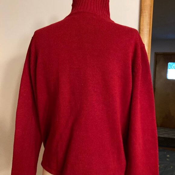 Tiara International Winter Sweater - Picture 10 of 12